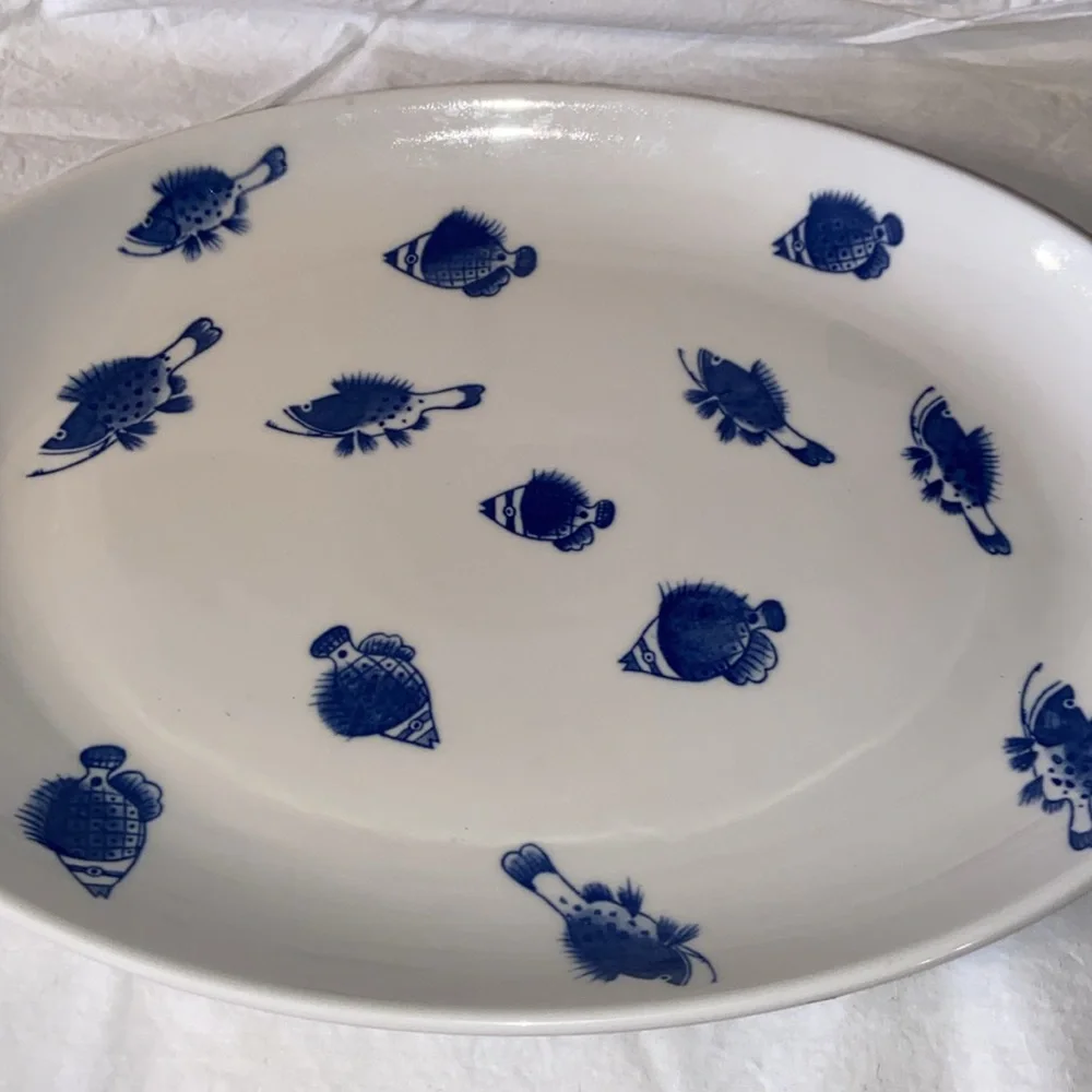 Vintage Like new Crate & Barrel Fish serving Platter